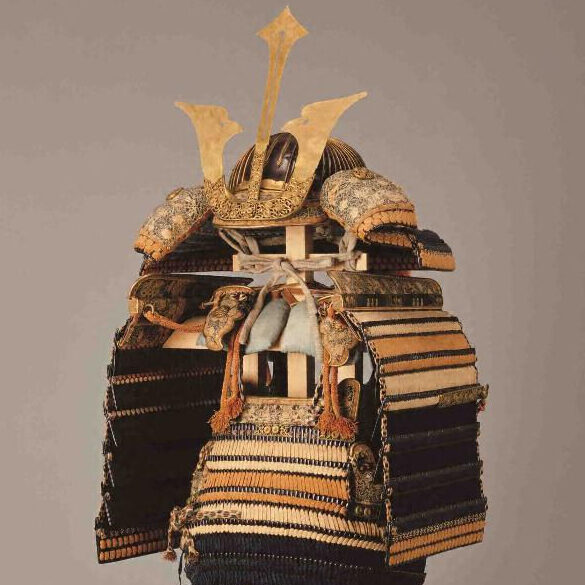 室町時代の鎧兜で、国宝の名品ですが、紹介させて頂きます。