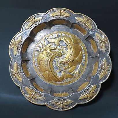 山梨県のお客様より中国美術の金工作品の大皿を買取ました