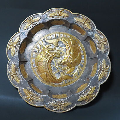 山梨県のお客様より金工作品の大皿を買取ました