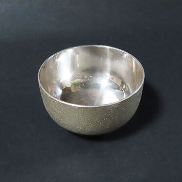 富山県小矢部市のお客様より骨董品買取で銀製品の金工作品を買取ました