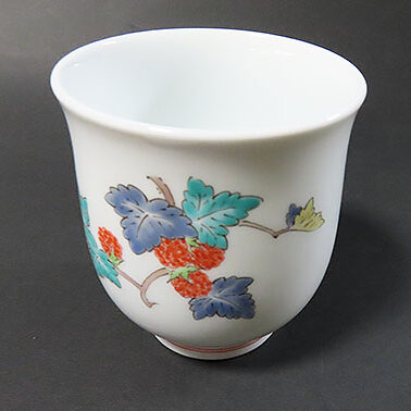 高知県のお客様より骨董品買取で酒井田柿右衛門の陶芸作品を買取ました