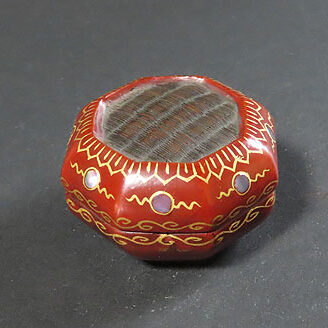 北海道帯広市のお客様より骨董品宅配買取で漆芸作品を買取ました