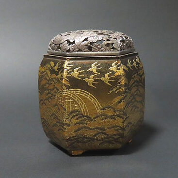 徳島県鳴門市のお客様より骨董品出張買取で蒔絵の香炉を買取ました
