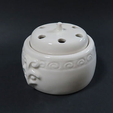 高知県室戸市のお客様より骨董品出張買取で陶芸作品の香炉を買取ました