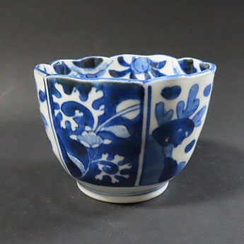 埼玉県秩父市のお客様より骨董品買取で伊万里焼の陶芸作品を買取ました