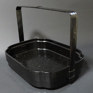 広島県大竹市のお客様より骨董品宅配買取で漆芸作品を買取ました