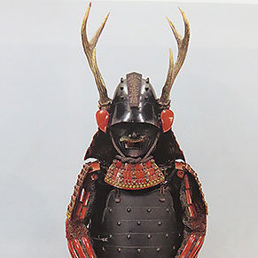 高知県四万十市のお客様より骨董品出張買取で赤兜の甲冑を買取ました