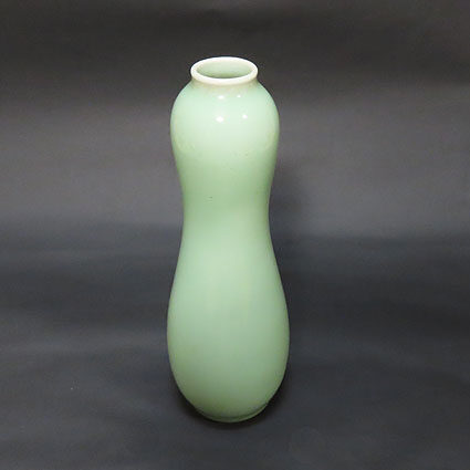 奈良県のお客様より骨董品出張買取で青磁の花瓶を買取ました