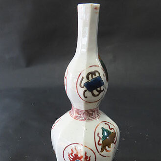山梨県大月市のお客様より骨董品宅配買取で九谷焼や陶芸作品を買取ました