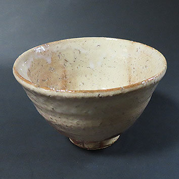 富山県黒部市のお客様より茶道具宅配買取で萩焼の茶碗を買取ました