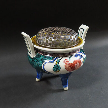 香川県のお客様より骨董品持ち込み買取で陶芸作品の香炉を買取ました