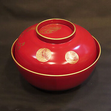 埼玉県のお客様より骨董品宅配買取で漆芸作品のお椀を買取ました