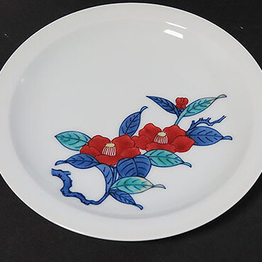 滋賀県のお客様より陶芸作品の陶磁器のお皿を買取ました
