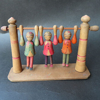 滋賀県のお客様より骨董品出張買取でアンティークの置物を買取ました