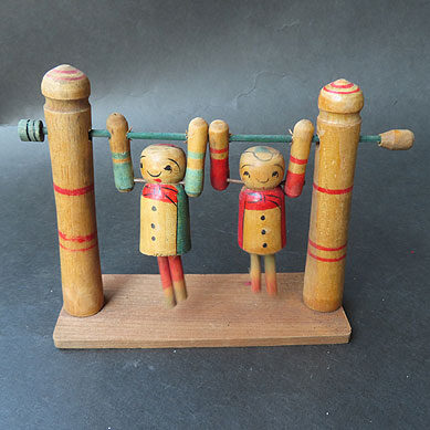 岡山県のお客様より骨董品宅配買取でアンティークの置物を買取ました