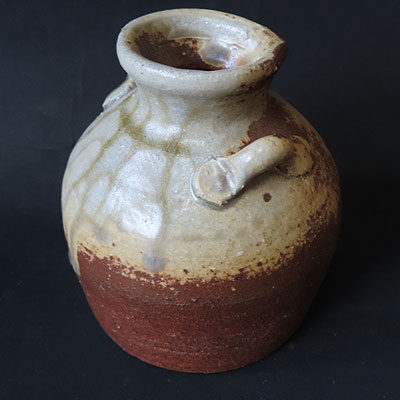 愛知県のお客様より陶芸作品の壺を買取ました