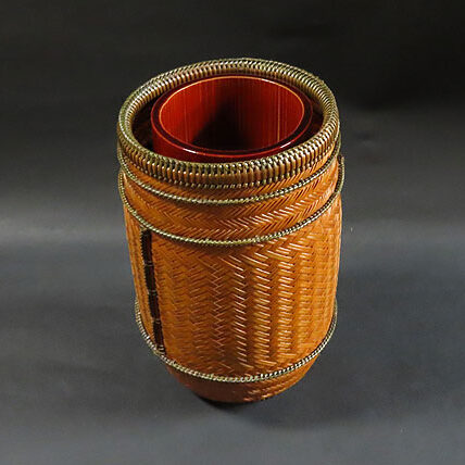東京のお客様より骨董品買取で竹花籠を買取ました