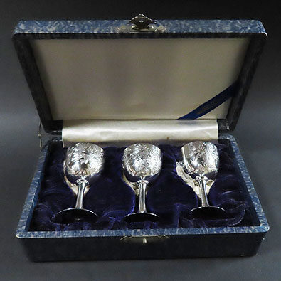 徳島県のお客様より骨董品買取で純銀製品の酒杯を買取ました