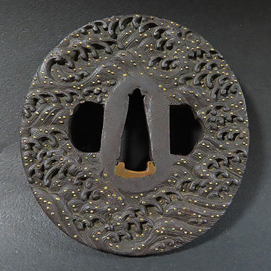 鳥取県のお客様より骨董品買取で刀装具の鍔を買取ました