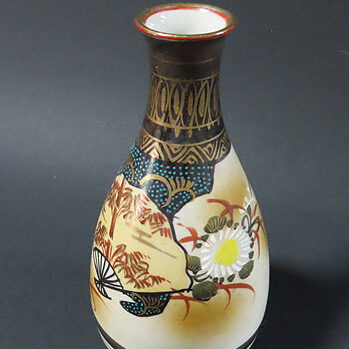 岩手県のお客様より骨董品買取で九谷焼の徳利を買取ました