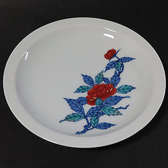 鳥取県のお客様より陶芸作品で伊万里焼の今泉今右衛門の皿を買取ました