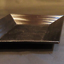 大阪の吹田市のお客様より骨董品出張買取で漆芸作品の菓子盆を買取ました