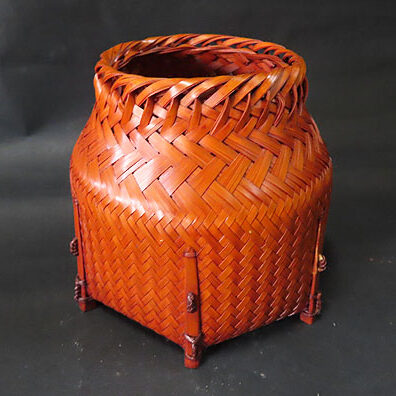 東京のお客様より骨董品持ち込み買取で竹花籠を買取ました