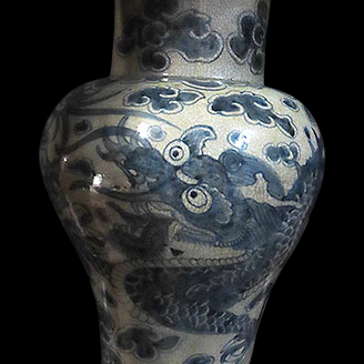 岡山県のお客様より骨董品買取で李朝陶磁器の花瓶を買取ました