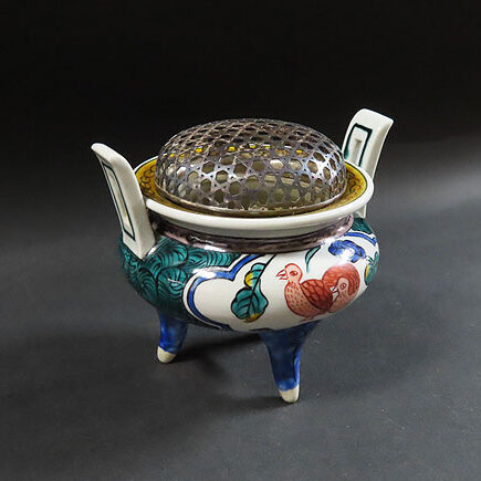 香川県のお客様より九谷焼の香炉を買取ました