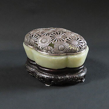 栃木県のお客様より骨董品買取で中国美術の香炉を買取ました