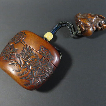 茨城県のお客様より骨董品宅配買取で印籠と根付を買取ました