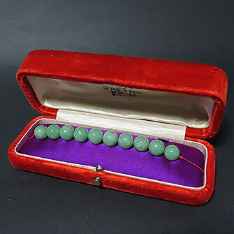 愛知県稲沢市のお客様より骨董品持ち込み買取で翡翠工芸品を買取ました