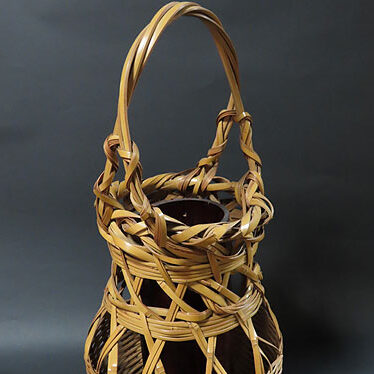 秋田県湯沢市のお客様より骨董品宅配買取で竹花籠を買取ました