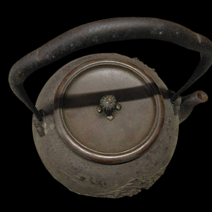 高知県香美市のお客様より骨董品宅配買取で鉄瓶を買取ました