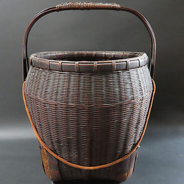 愛媛県新居浜市のお客様より骨董品出張買取で竹花籠を買取ました