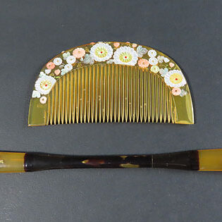 広島県のお客様より蒔絵の櫛・簪を買取ました