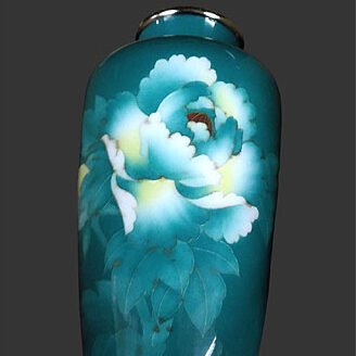 青森県のお客様より七宝焼の花瓶を買取ました