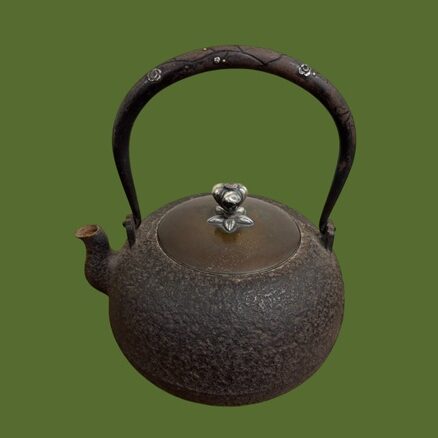 山口県のお客様より骨董品宅配買取で鉄瓶を買取ました