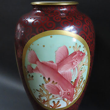 奈良県のお客様より陶芸作品の九谷焼の花瓶を買取ました