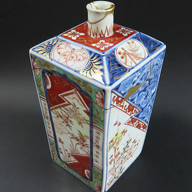 愛媛県のお客様より骨董品買取で伊万里焼の花瓶を買取ました