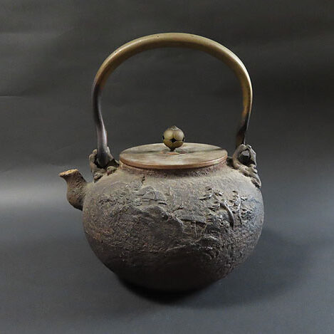 北海道帯広市のお客様より骨董品宅配買取で鉄瓶を買取ました