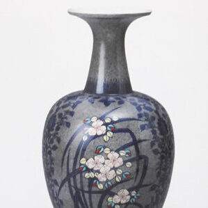 島根県大田市のお客様より骨董品宅配買取で今泉今右衛門の陶芸作品を買取ました