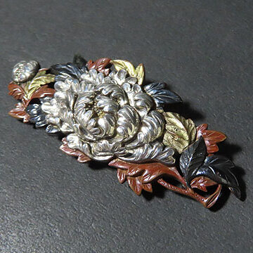 長野県のお客様より金工作品の帯留めを買取ました