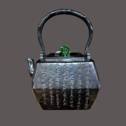 秋田県のお客様より銀製品の銀瓶を買取ました