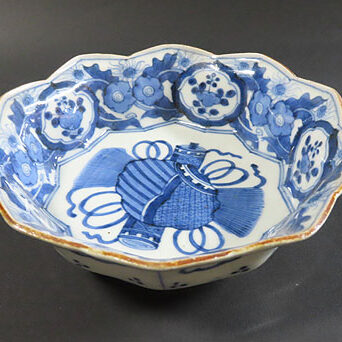 九州のお客様より骨董品買取で伊万里焼の皿を買取ました