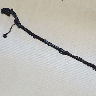 東京のお客様より骨董品買取で中国美術の天然木の杖を買取ました