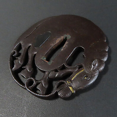 島根県のお客様より骨董品宅配買取で刀装具の鍔を買取ました