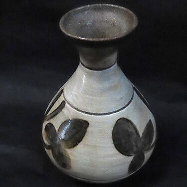 神奈川県のお客様より陶芸作品の李朝時代の品物を買取ました