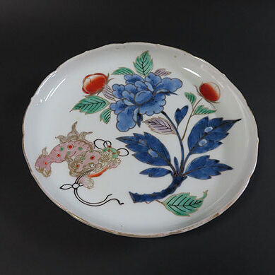 和歌山県のお客様より陶芸作品の伊万里焼を買取ました
